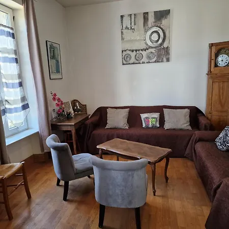 Chez La Marie بيت للعطل إبينال